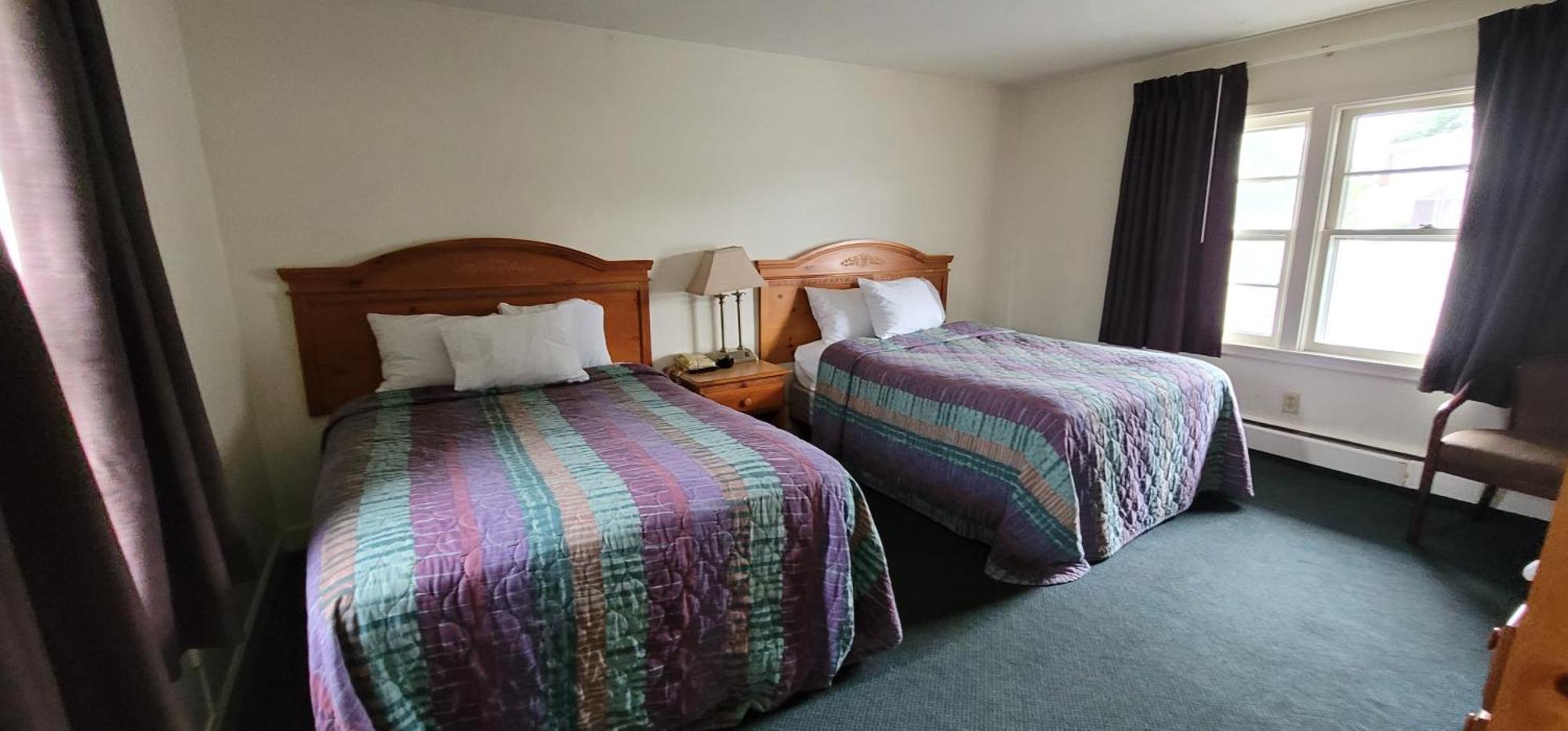 סיקונק Town & Country Inn מראה חיצוני תמונה