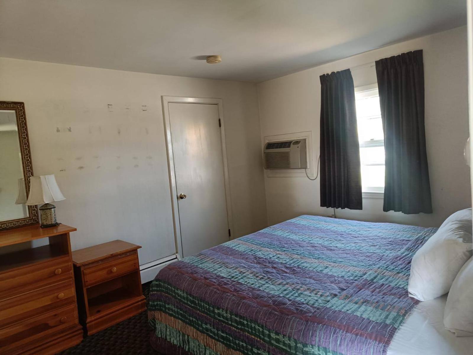 סיקונק Town & Country Inn מראה חיצוני תמונה
