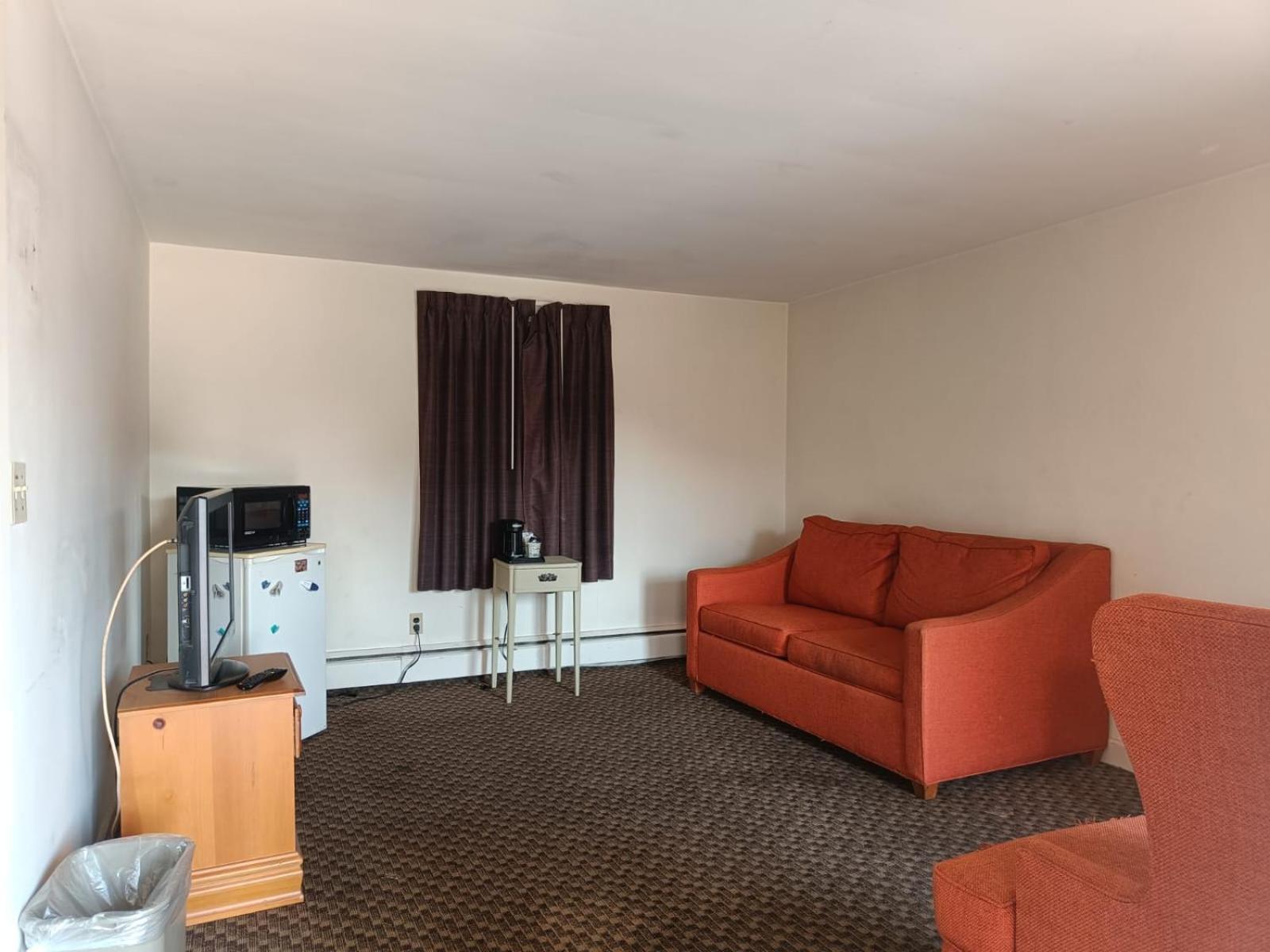 סיקונק Town & Country Inn מראה חיצוני תמונה