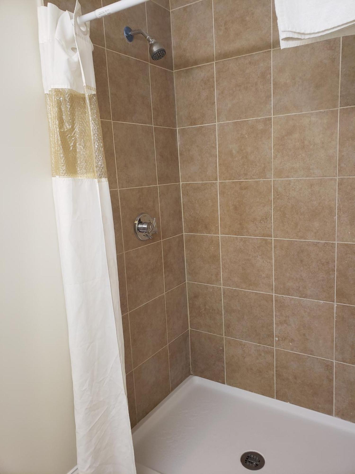 סיקונק Town & Country Inn מראה חיצוני תמונה